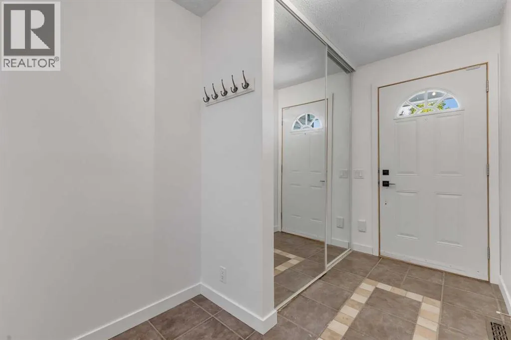 14, 200 Shawnessy Drive SW