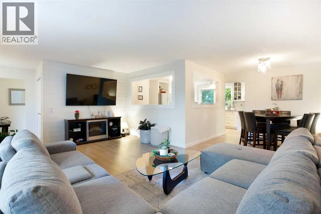 343 Canterbury Drive SW