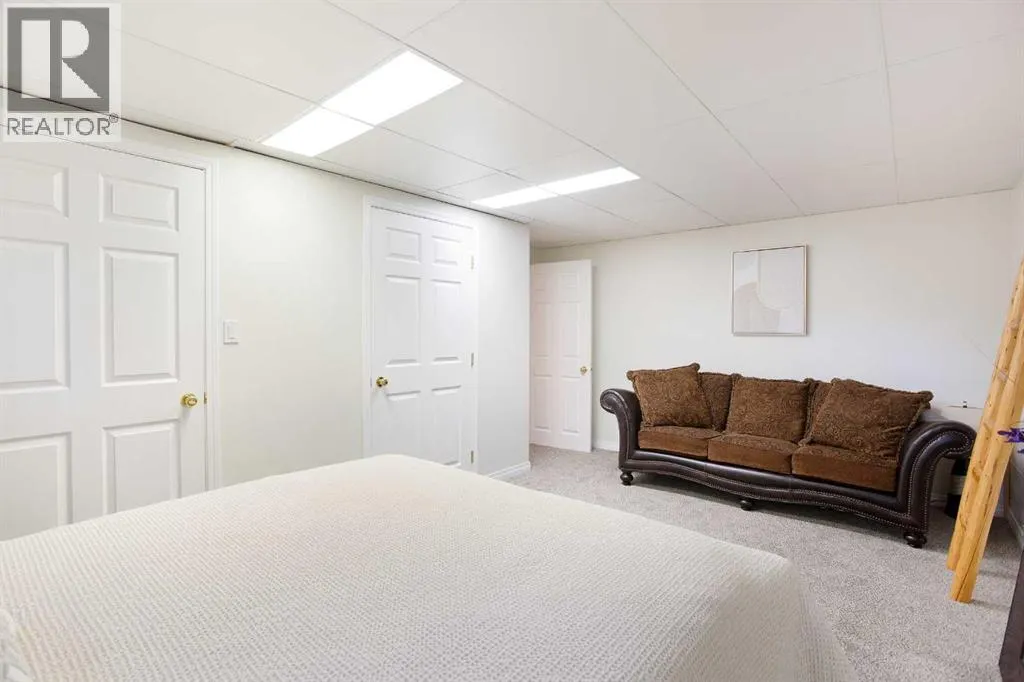 343 Canterbury Drive SW