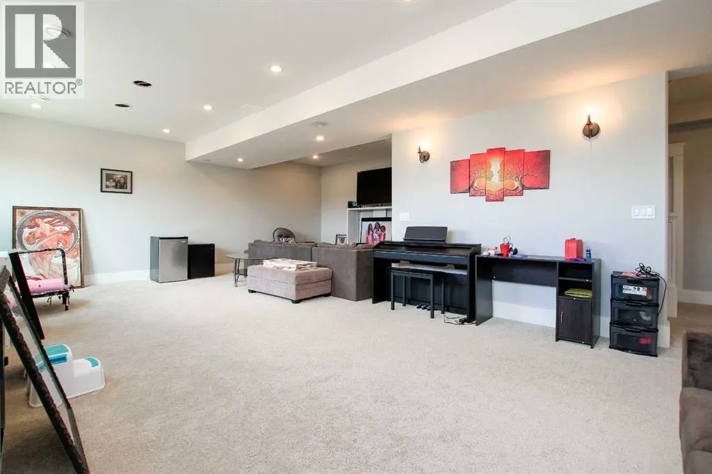6 Grove Close