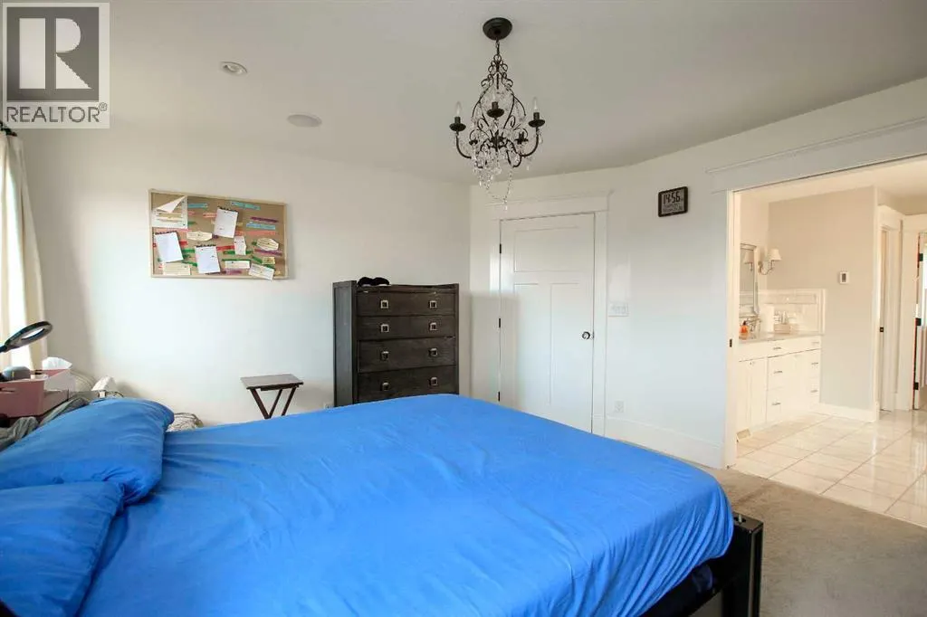 6 Grove Close