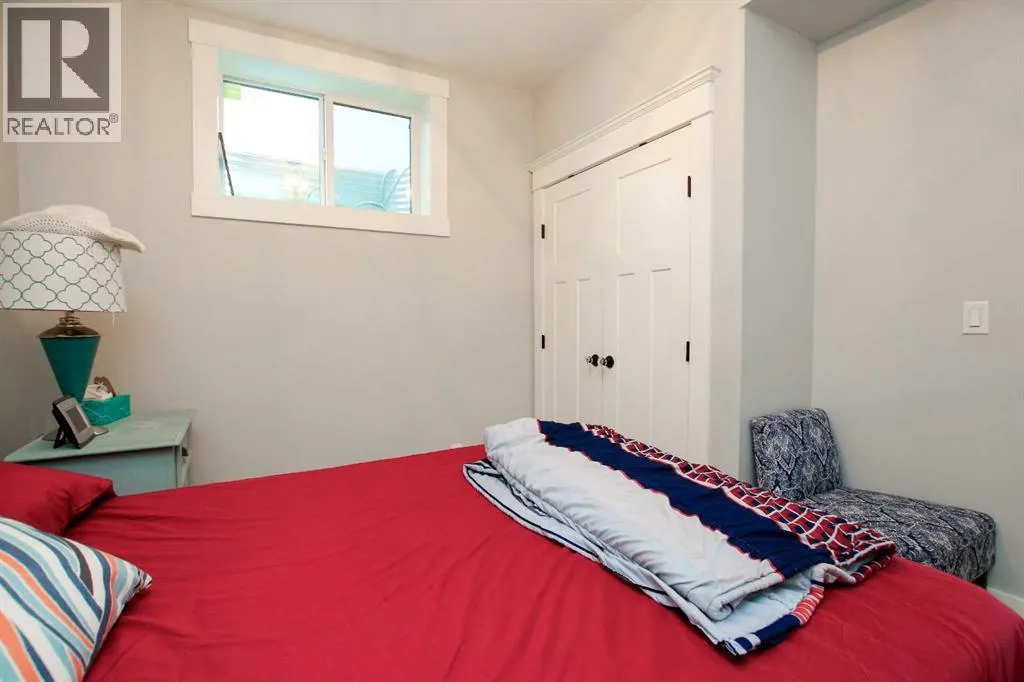 6 Grove Close