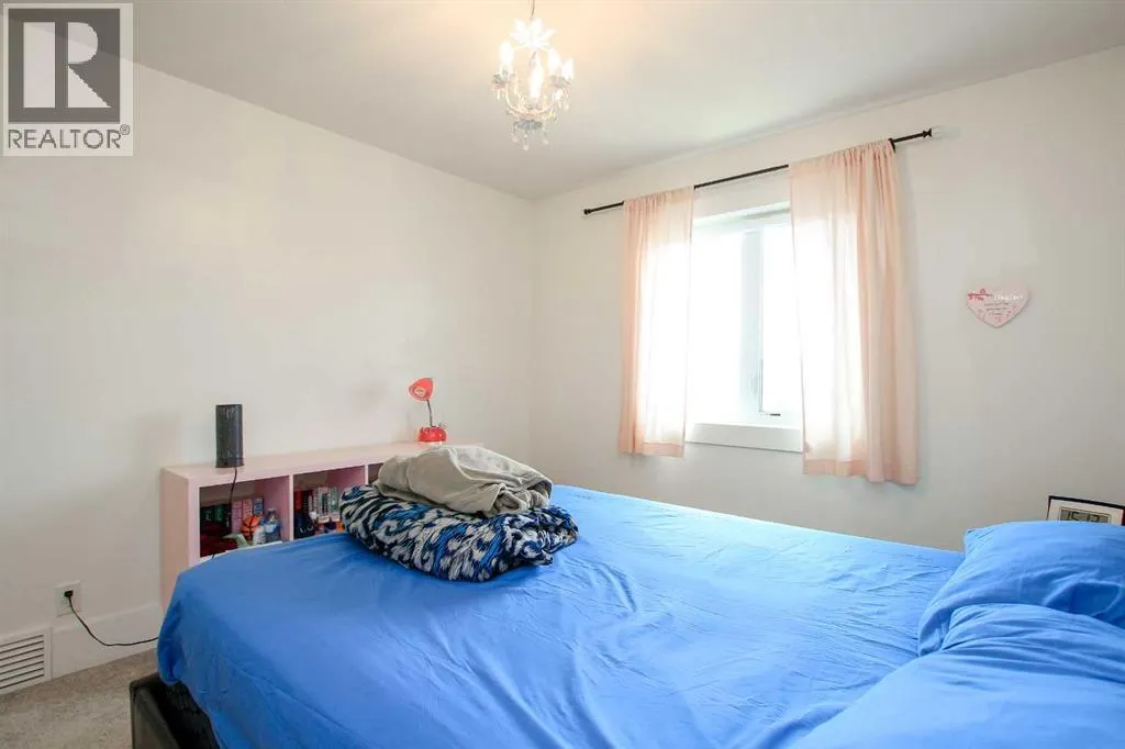 6 Grove Close