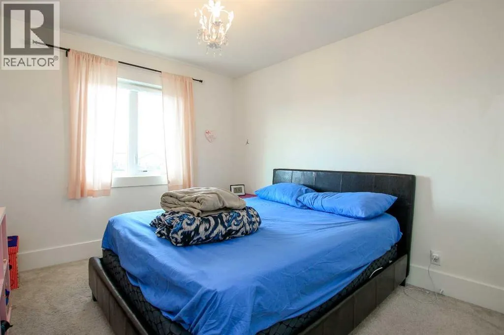 6 Grove Close