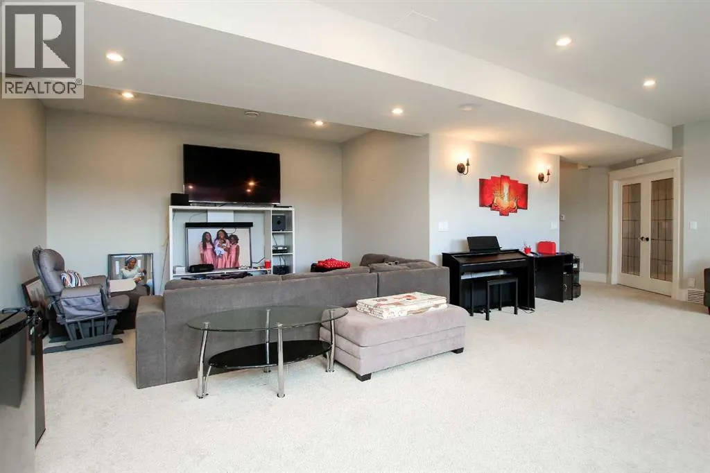 6 Grove Close