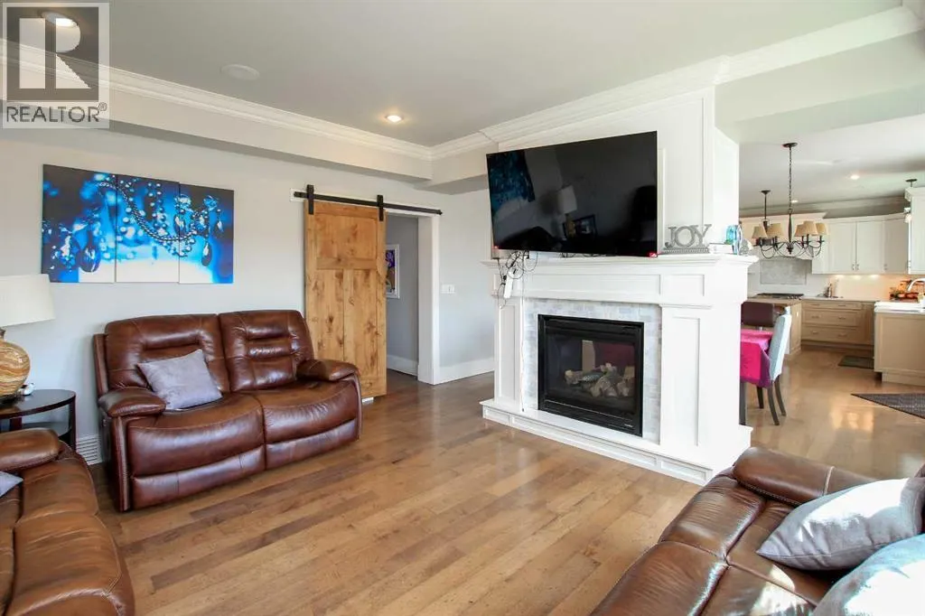 6 Grove Close