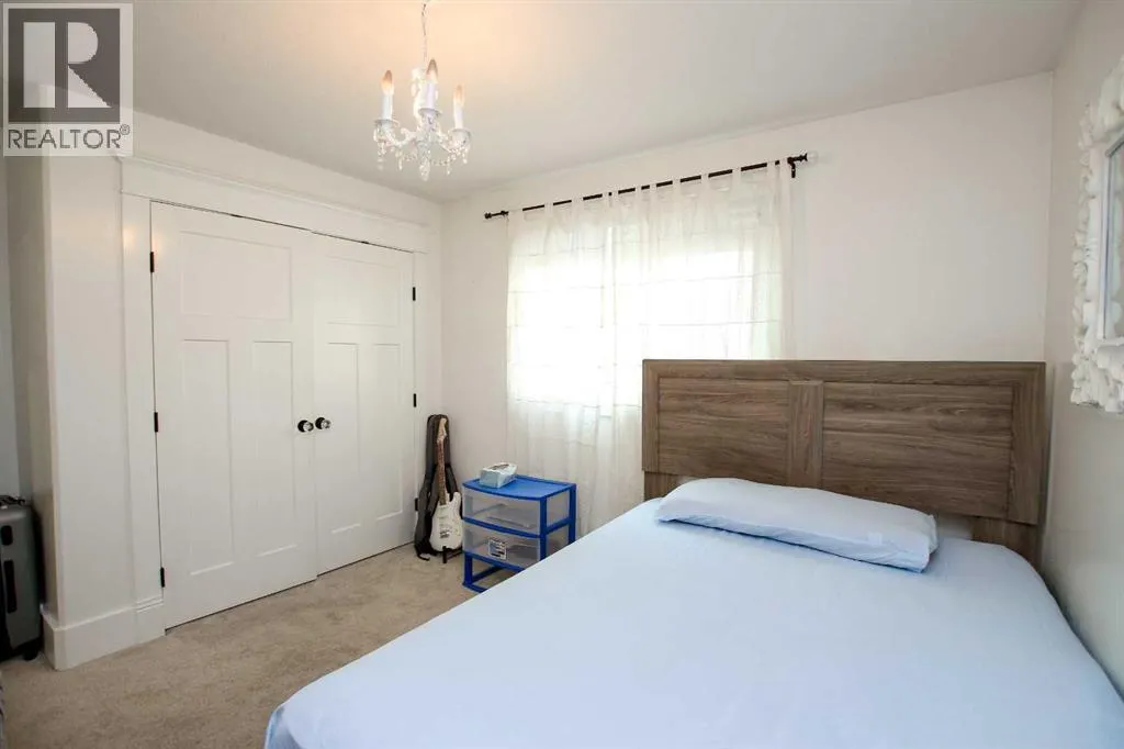 6 Grove Close