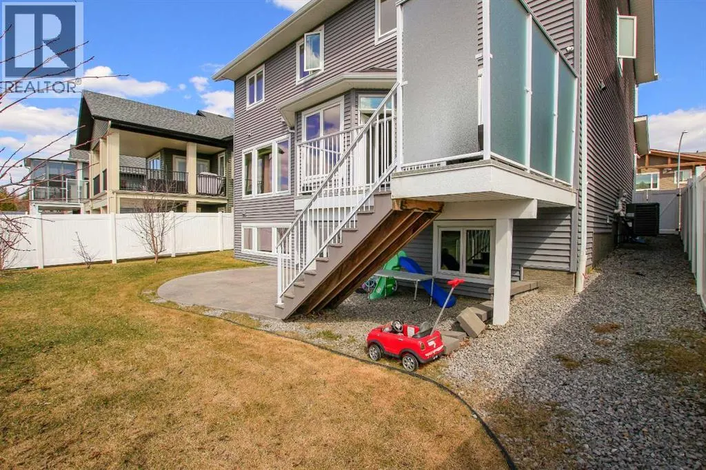 6 Grove Close