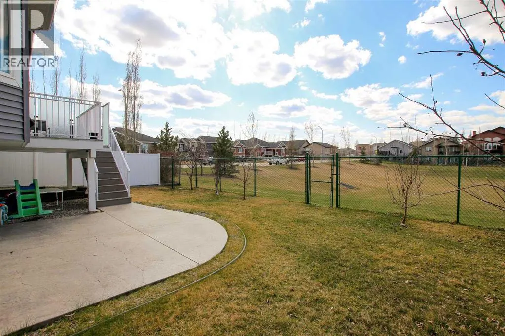 6 Grove Close