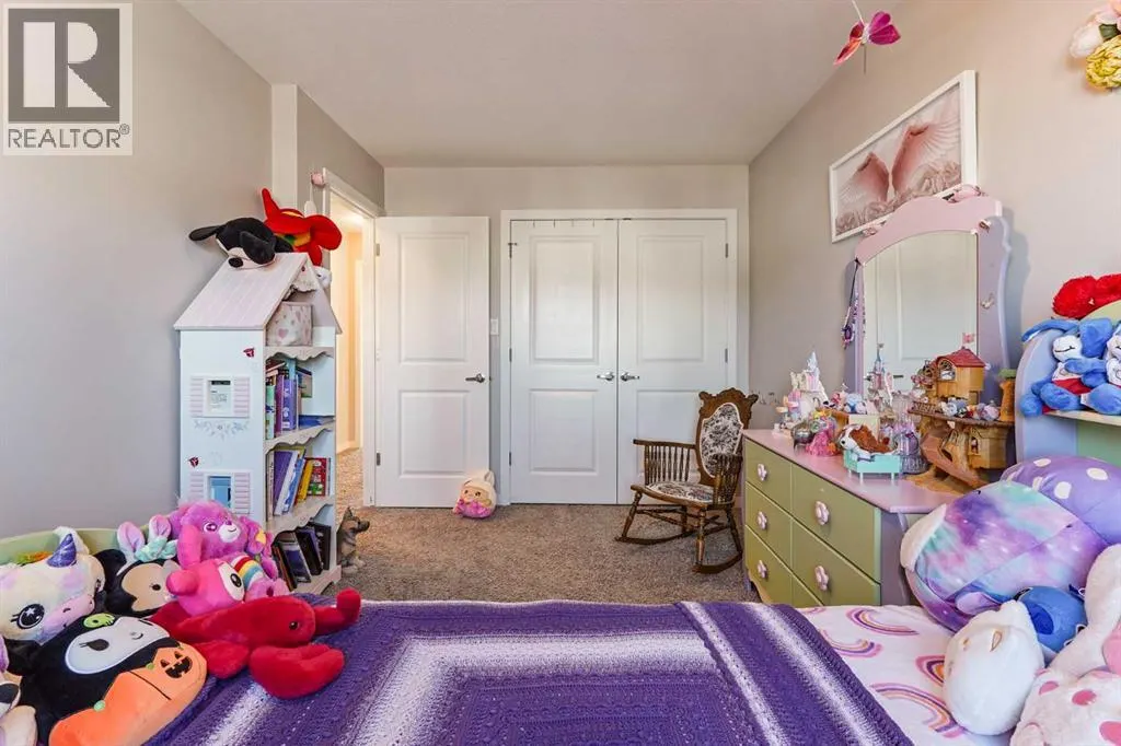 377 Moonlight Way W