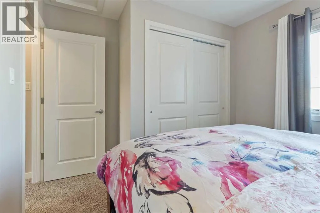 377 Moonlight Way W