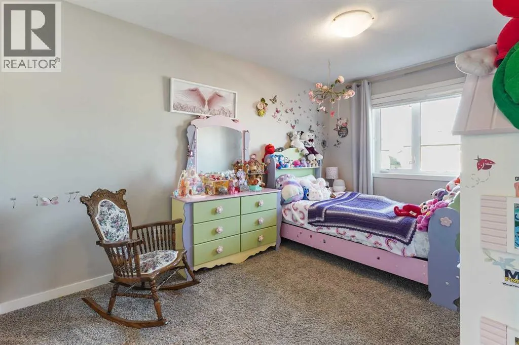 377 Moonlight Way W