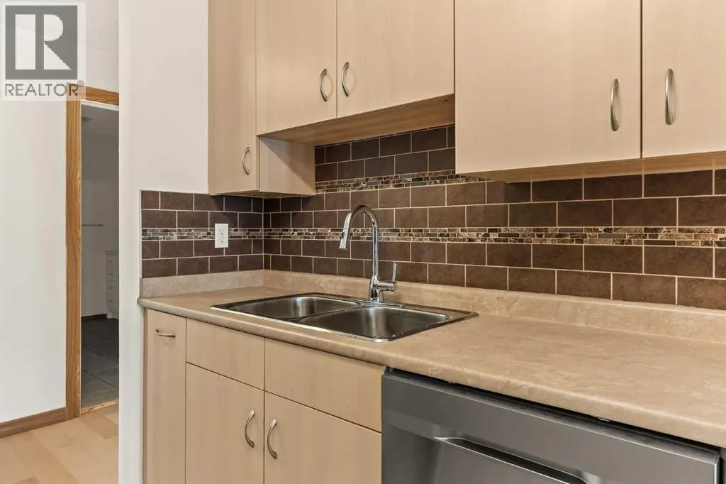 3302, 80 Glamis Drive SW
