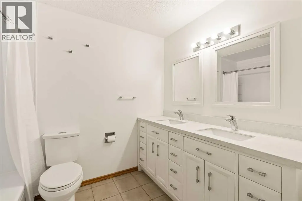 3302, 80 Glamis Drive SW