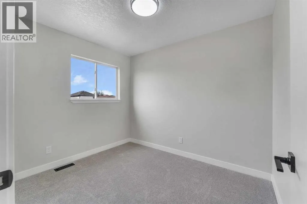 25 San Diego Way NE
