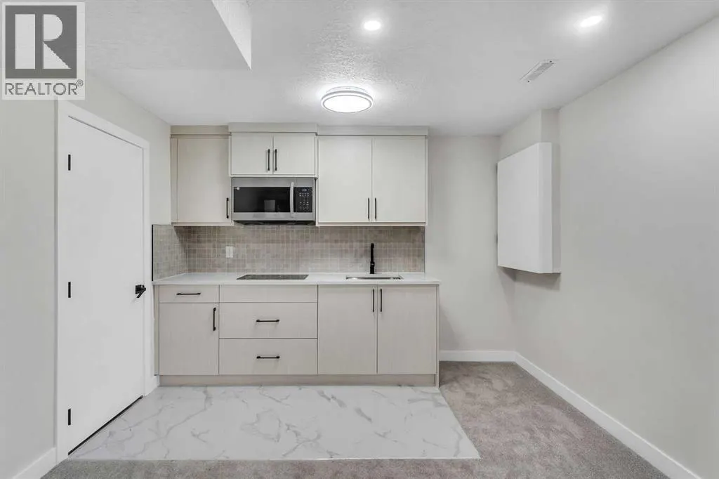 25 San Diego Way NE