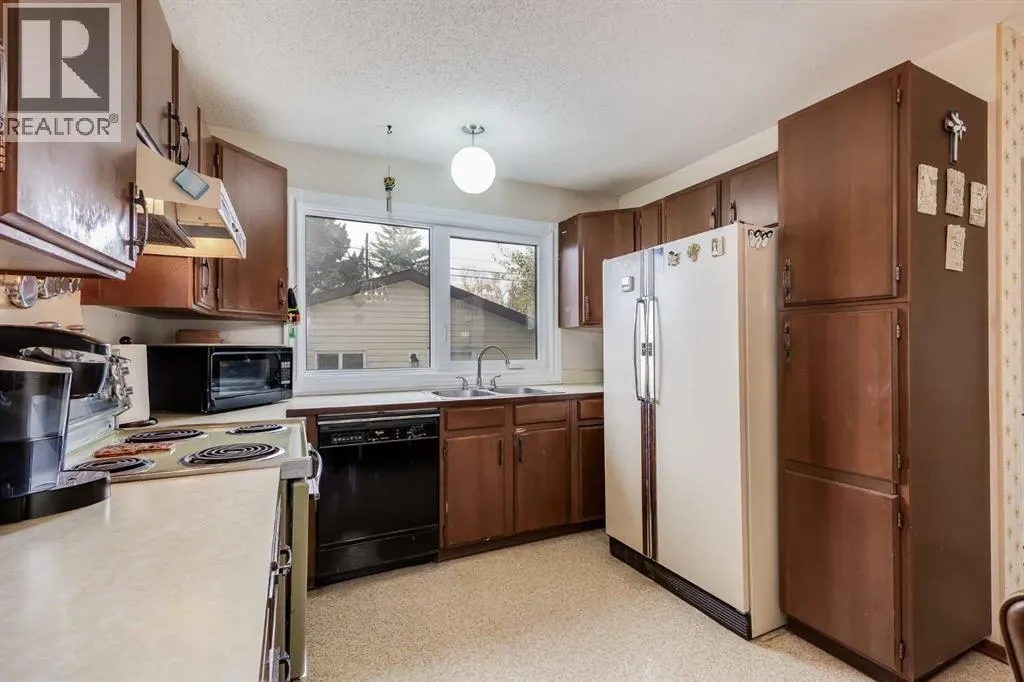 311 Midridge Road SE