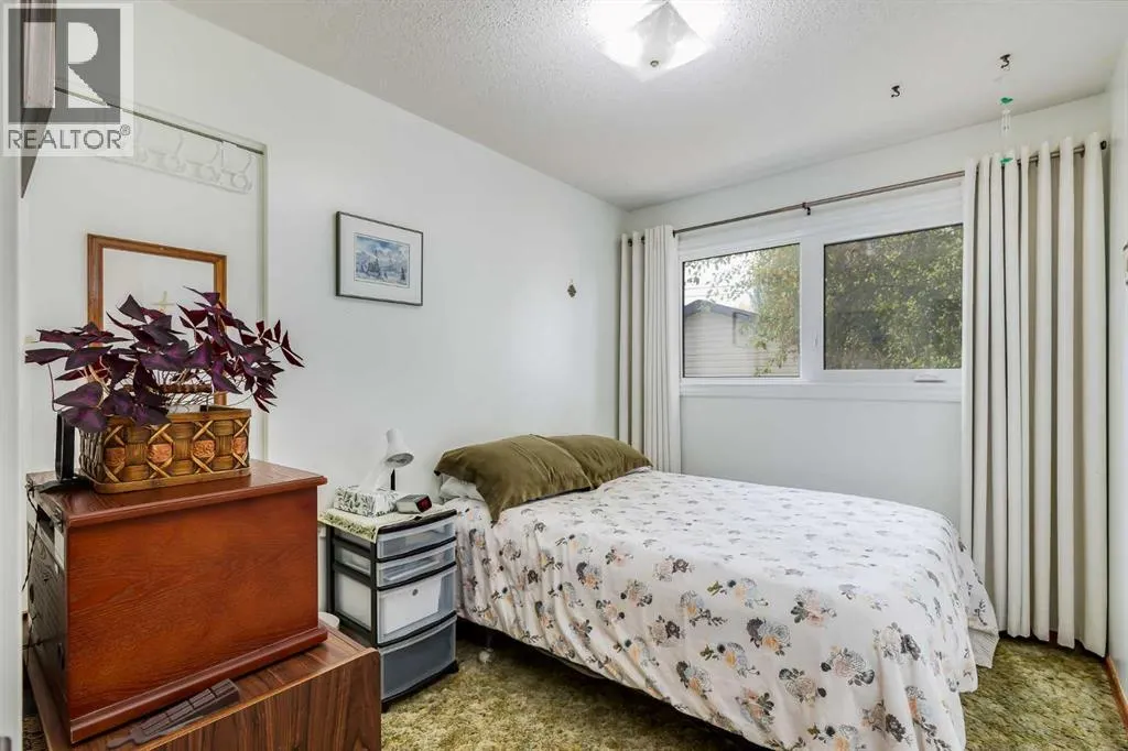 311 Midridge Road SE