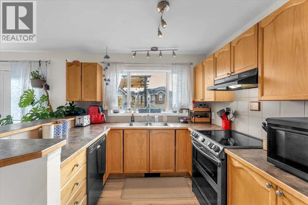 35 Tuscany Ridge Terrace NW