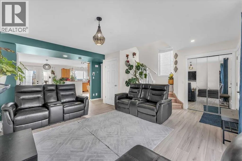 35 Tuscany Ridge Terrace NW