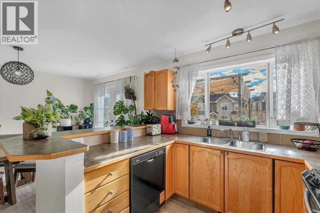 35 Tuscany Ridge Terrace NW