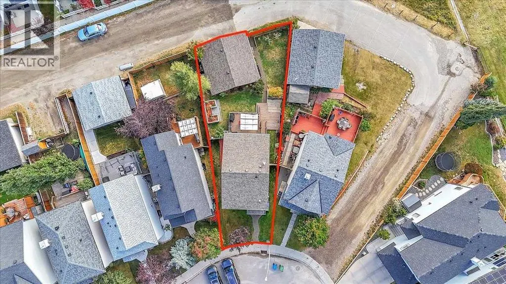 35 Tuscany Ridge Terrace NW