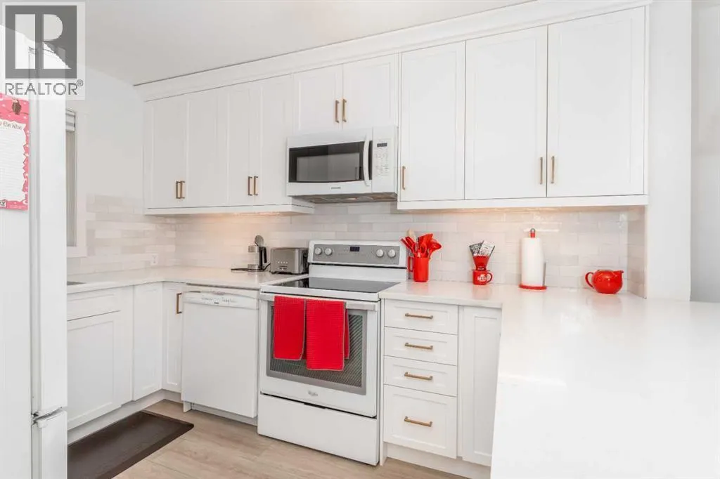 205, 112 Kananaskis Way