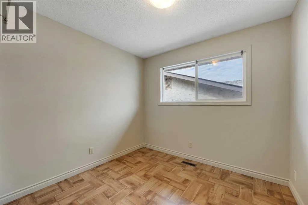 24 Midland Place SE