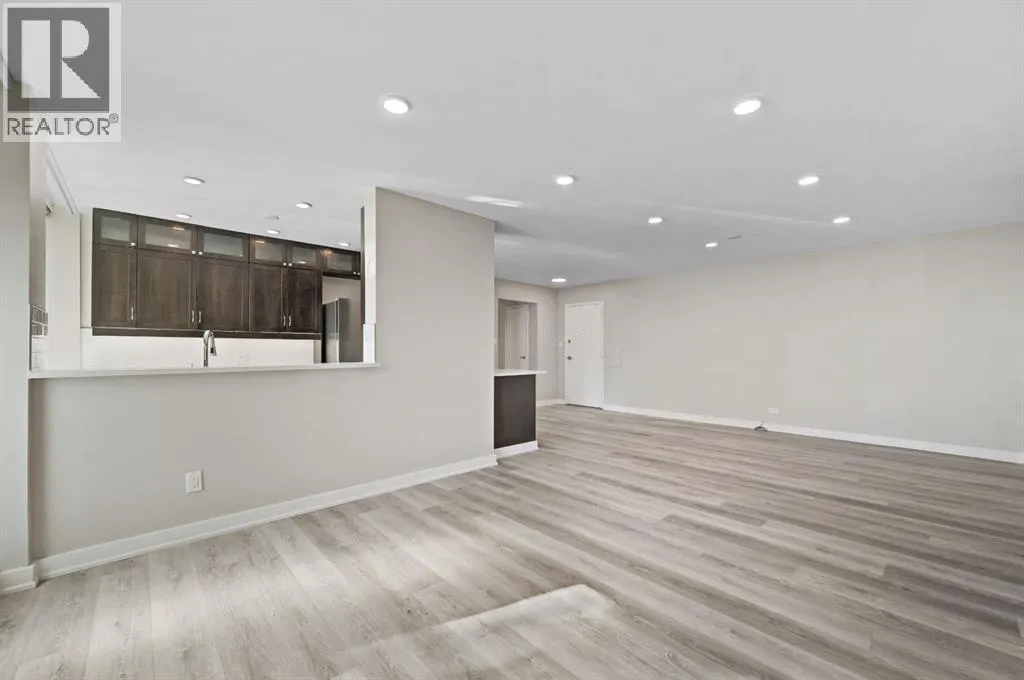 202, 3316 Rideau Place SW
