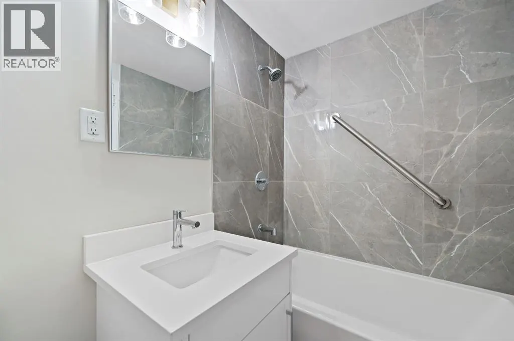 202, 3316 Rideau Place SW