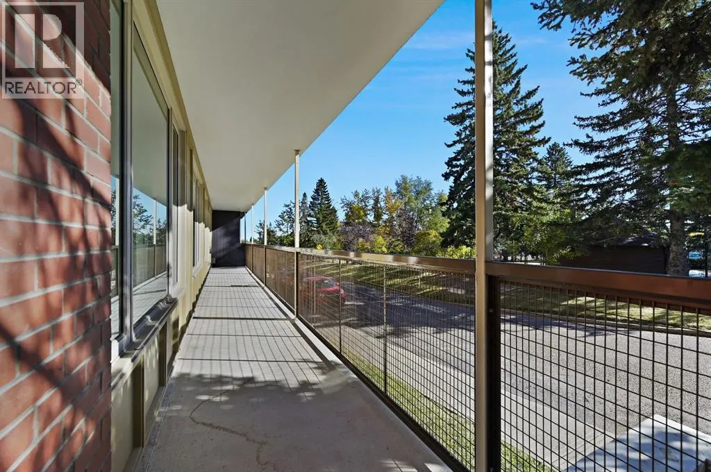 202, 3316 Rideau Place SW