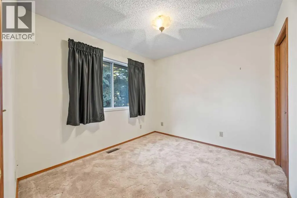 52 Sandarac Circle NW