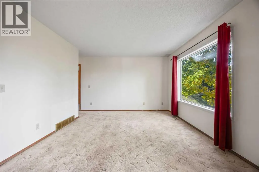 52 Sandarac Circle NW