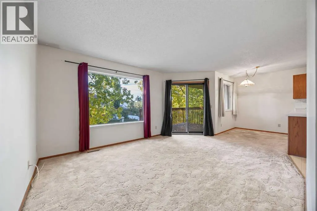 52 Sandarac Circle NW