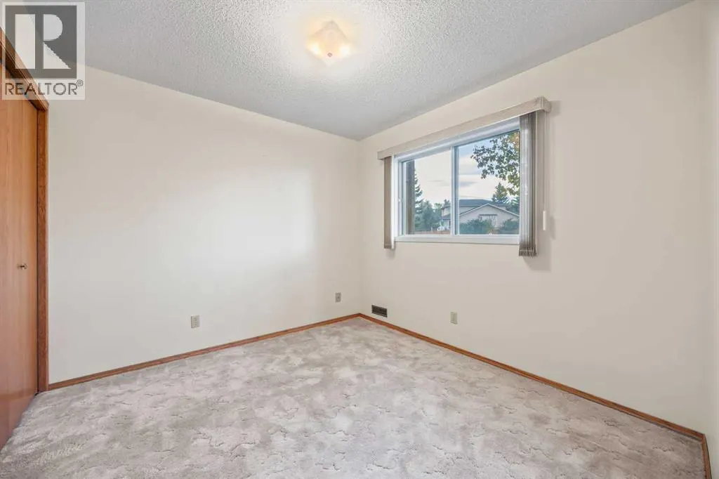 52 Sandarac Circle NW