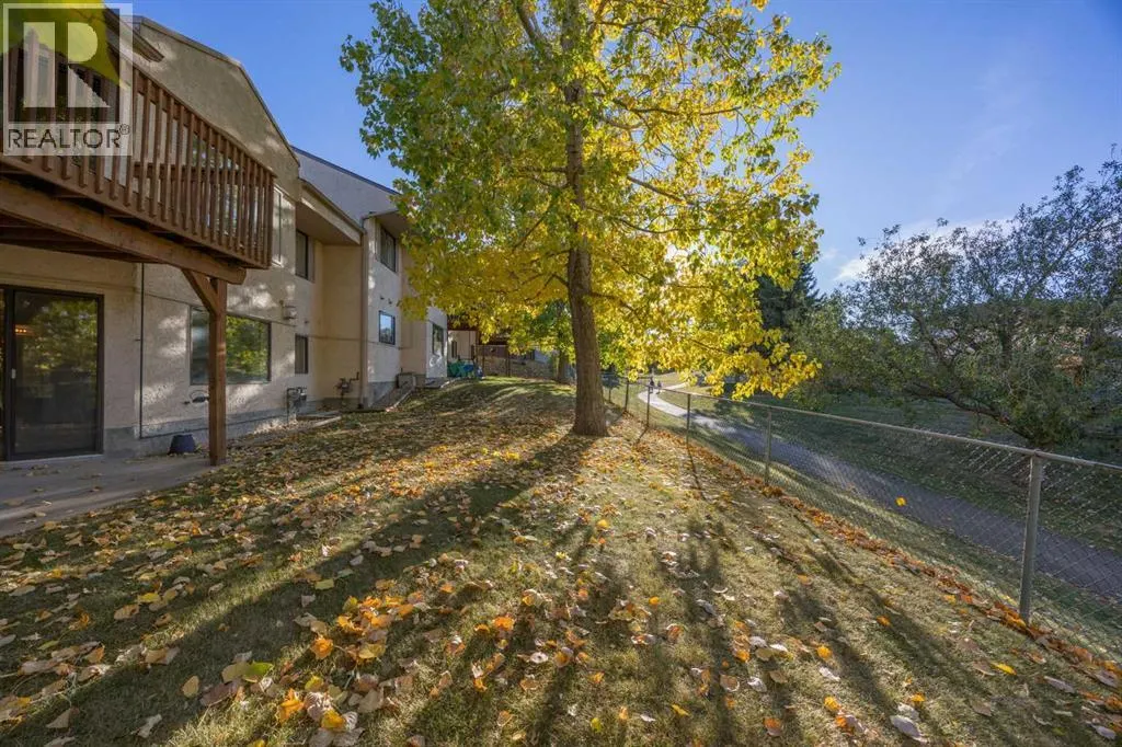 52 Sandarac Circle NW