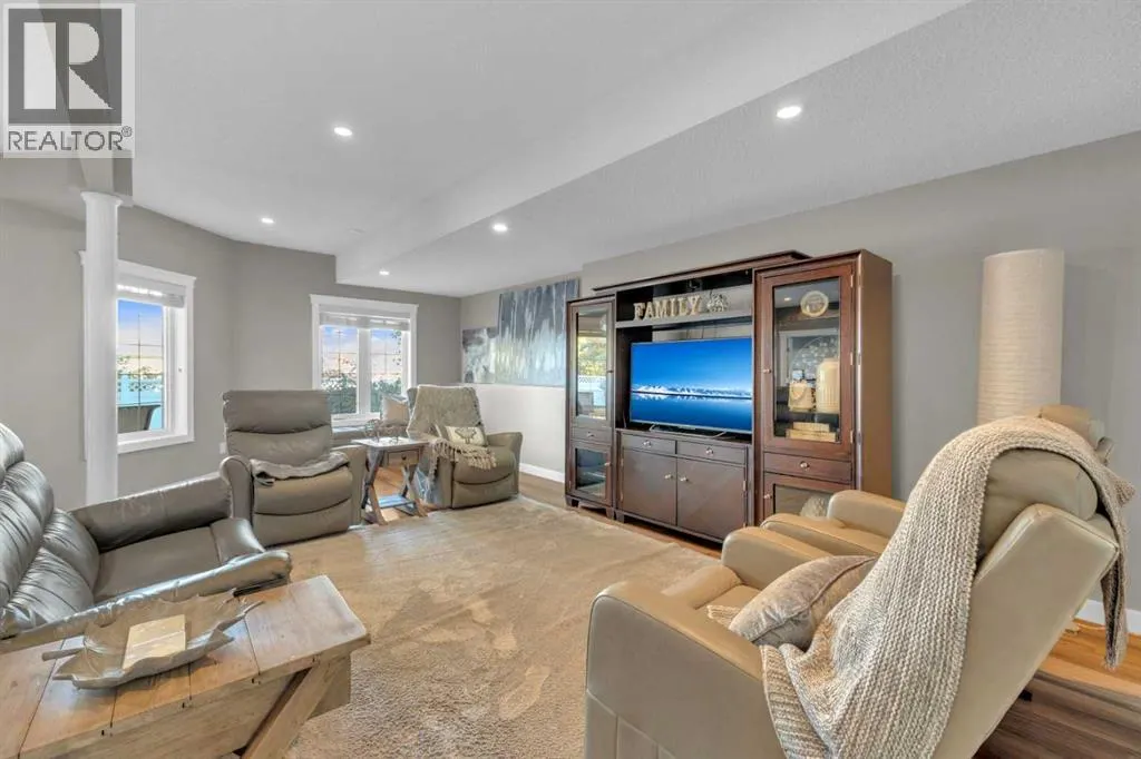 4 Leonard Close