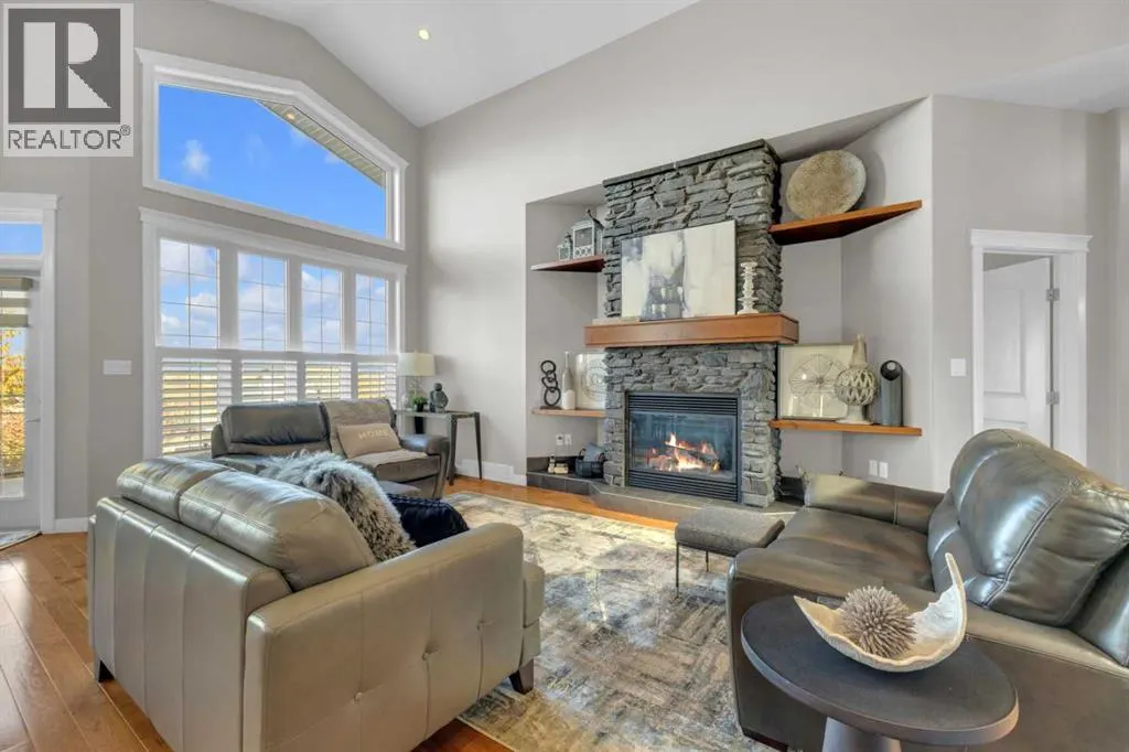 4 Leonard Close