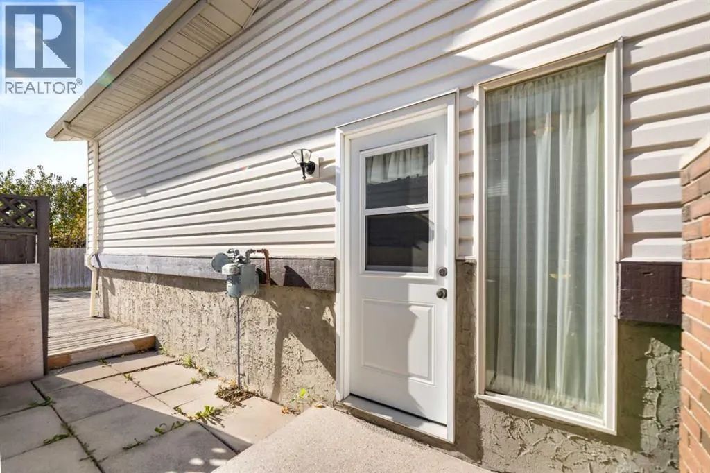 103 Abadan Crescent NE