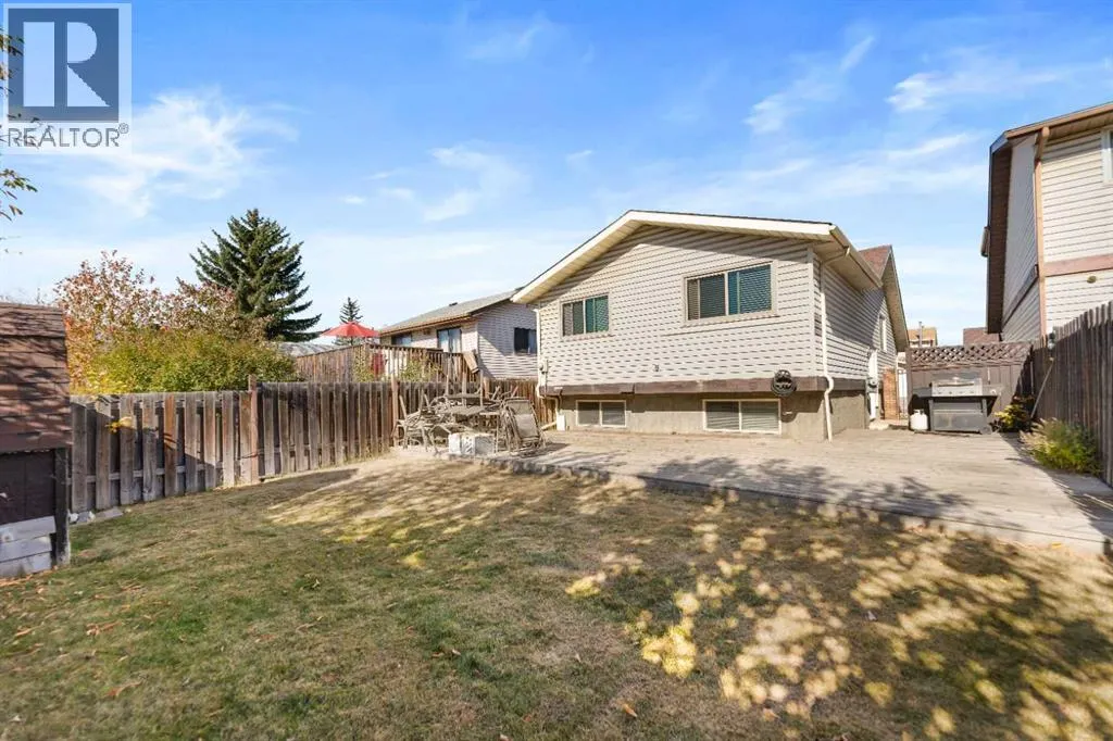 103 Abadan Crescent NE