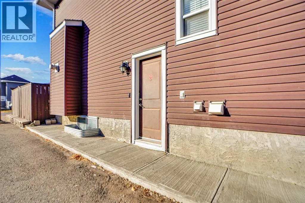 59 Redstone Park NE