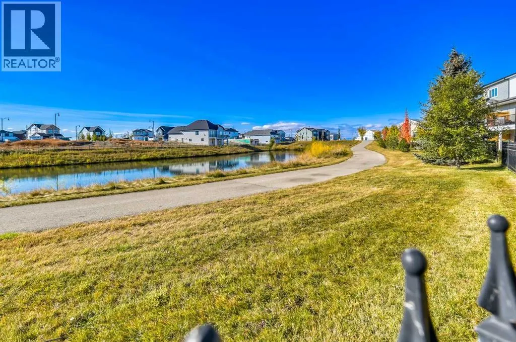 52, 351 Monteith Drive SE