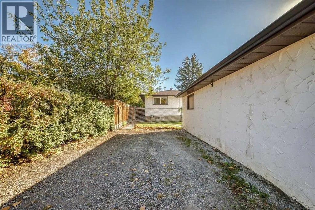 3252 Dover Ridge Drive SE