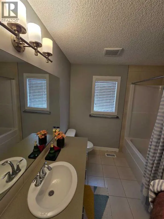 1322 walden Drive SE