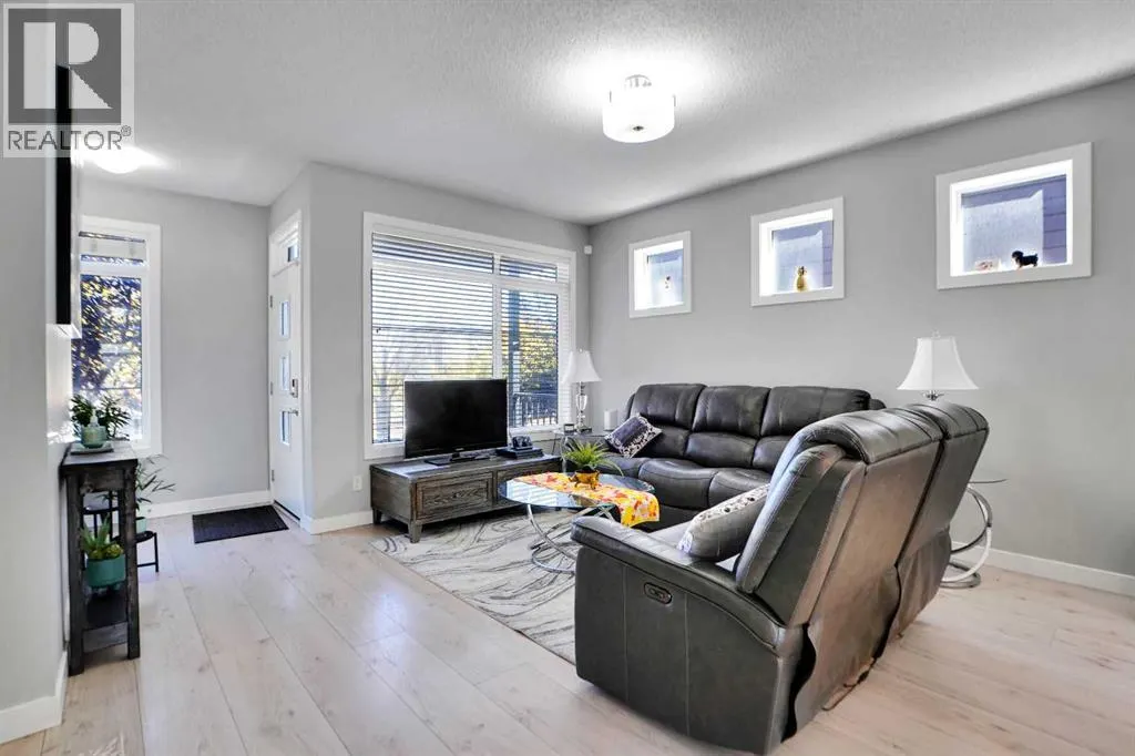 1322 walden Drive SE