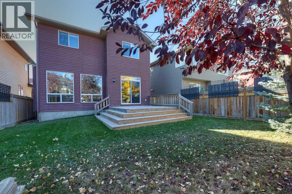 8903 Royal Oak Way NW