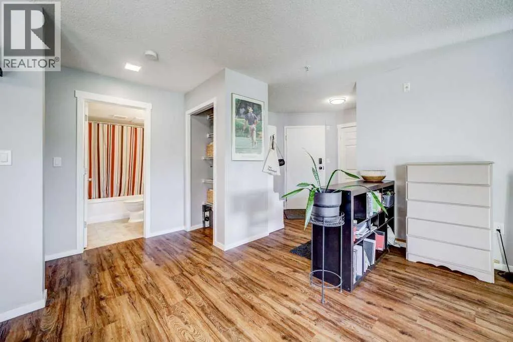 109, 485 Red Crow Boulevard W