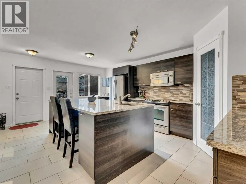 403, 165 South Ridge Drive SE