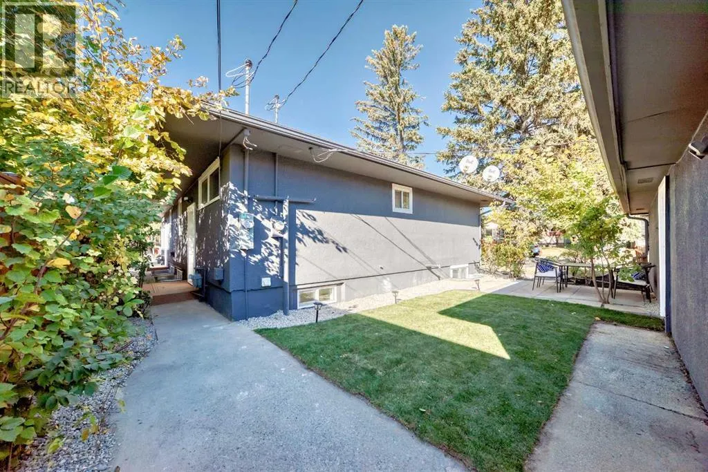1923 9A Avenue NE