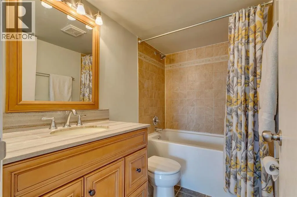 121, 860 Midridge Drive SE